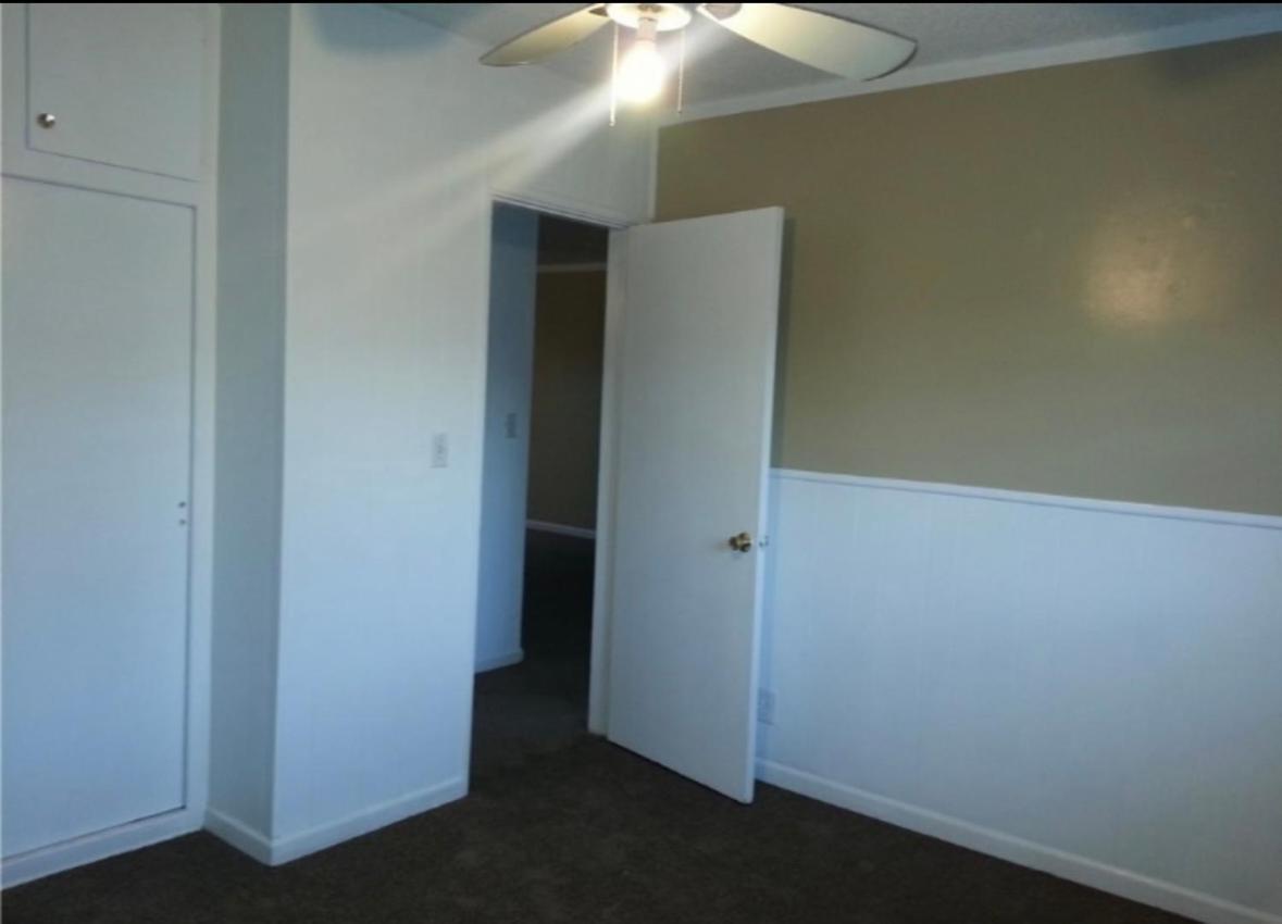 Spacious 2bed 1 Bath Duplex Available Now Appartement