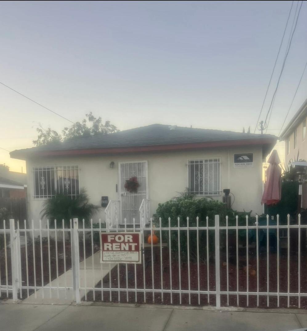 Spacious 2bed 1 Bath Duplex Available Now Los Angeles